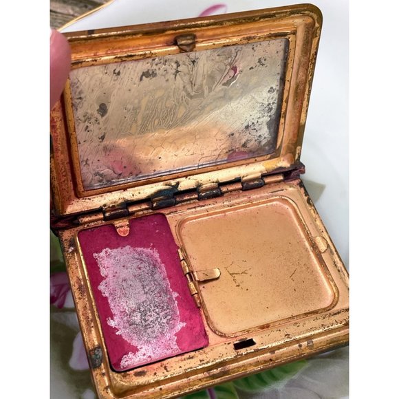 Antique Leather Floral Celluoid Make-up compact - Picture 5 of 8